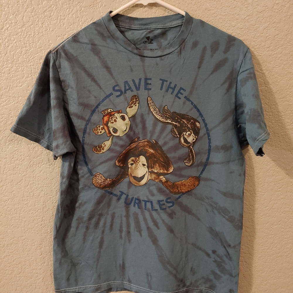 Disney Finding Nemo Crush Save The Turtles Tee M